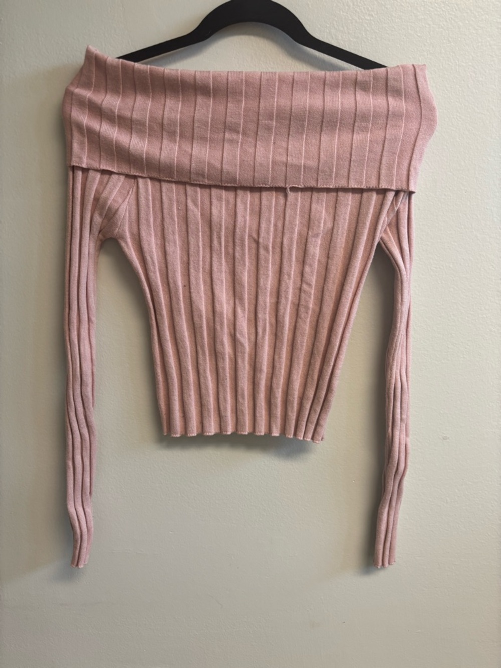 Off-the-Shoulder Ribbed Sweater in Dusty Pink